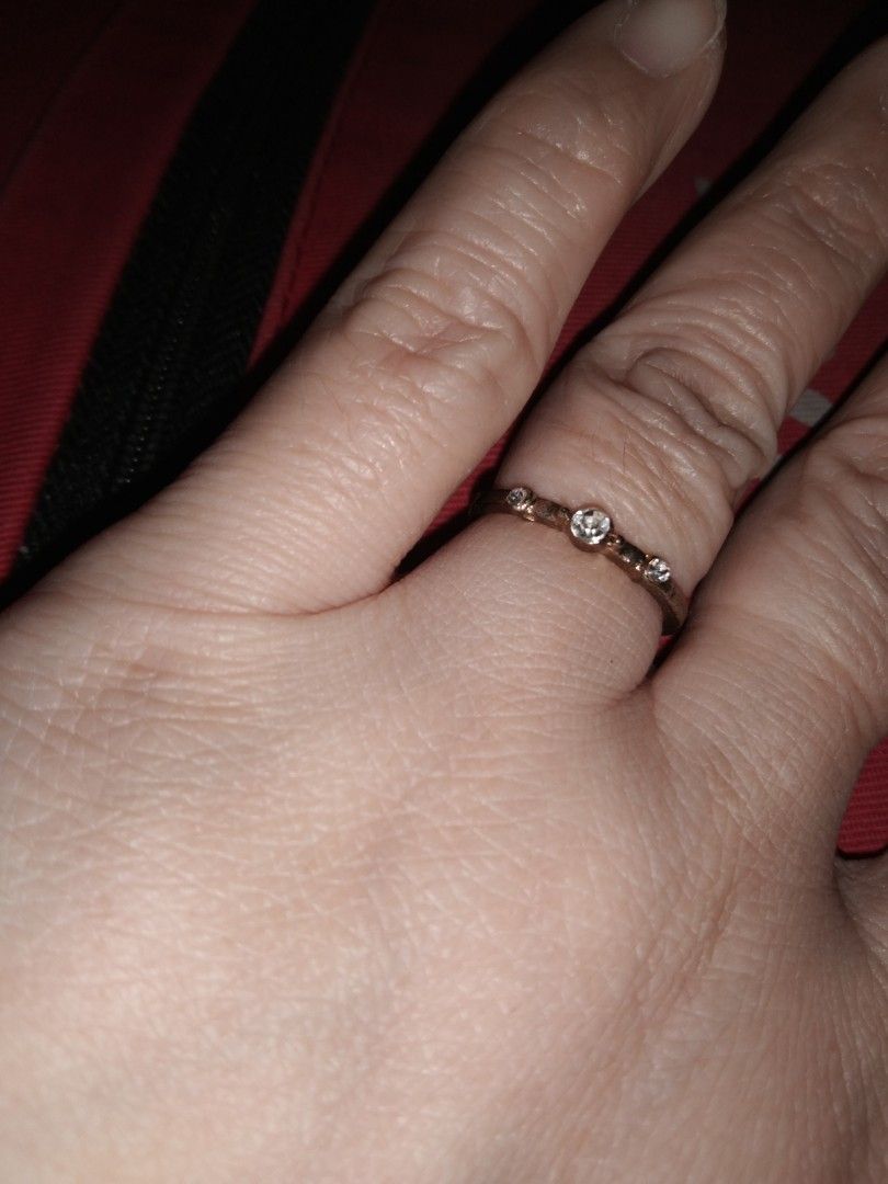 Triple stone ring size 8 non tarnish (Category: Rings) located in Quezon City. Submitted by eidorableshop (Listing ID 1462267757, Image 1). Description: .
