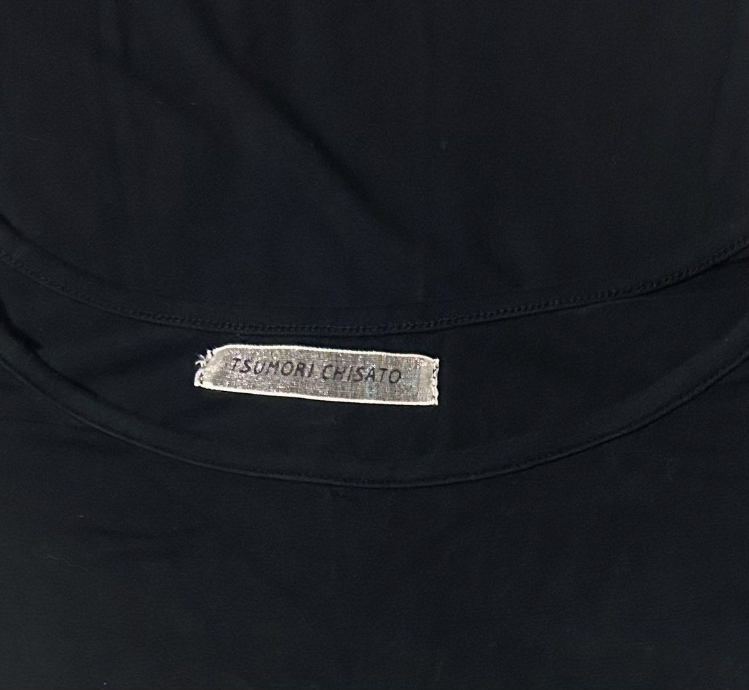 TSUMORI CHISATO (Category: Blouses) located in Davao. Submitted by sart0ria85 (Listing ID 1462275601, Image 2). Description: A black long blouse with gold stars on the front. 100%COTTON MADE IN CHINA 🇨🇳 SMALL. Size 4 EXCELLENT CONDITION (95/100).