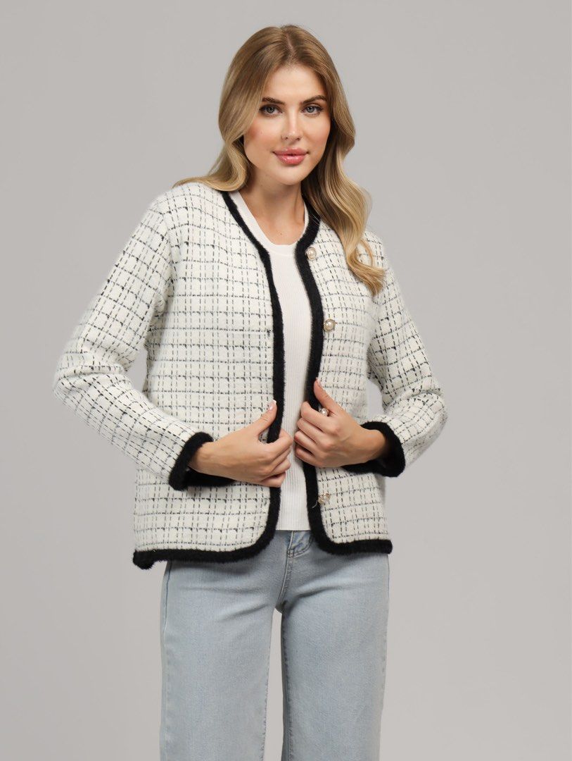 Tweed Jacket M to L (Category: Coats, Jackets and Outerwear) located in Caloocan City. Submitted by lulufanatics (Listing ID 1462422341, Image 2). Description: Dimes:20Wx23L Loc:North Caloocan 📍.