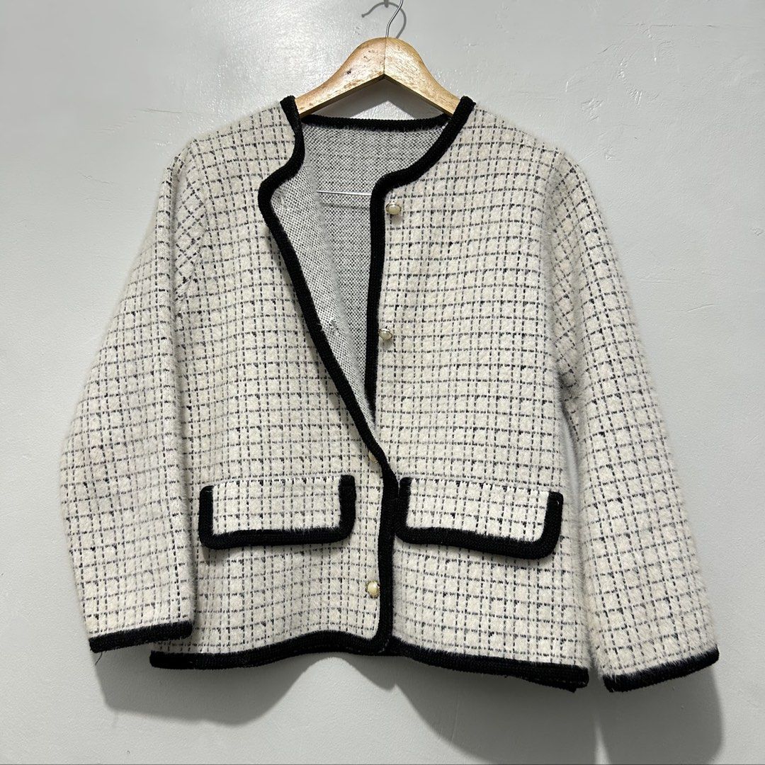 Tweed Jacket M to L (Category: Coats, Jackets and Outerwear) located in Caloocan City. Submitted by lulufanatics (Listing ID 1462422341, Image 3). Description: Dimes:20Wx23L Loc:North Caloocan 📍.