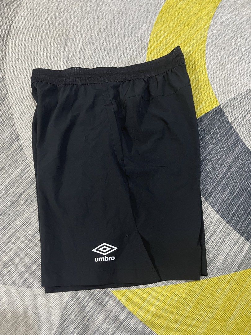 Umbro mens running short (Category: Shorts) located in Taytay. Submitted by ekselentekondisyon (Listing ID 1462388877, Image 3). Description: Umbro mens running short Drifit Size medium on tag W-29-34 L-19.5 Leg opening-12 Excellent condition Taytay rizal location W/zipper yung side pockets.