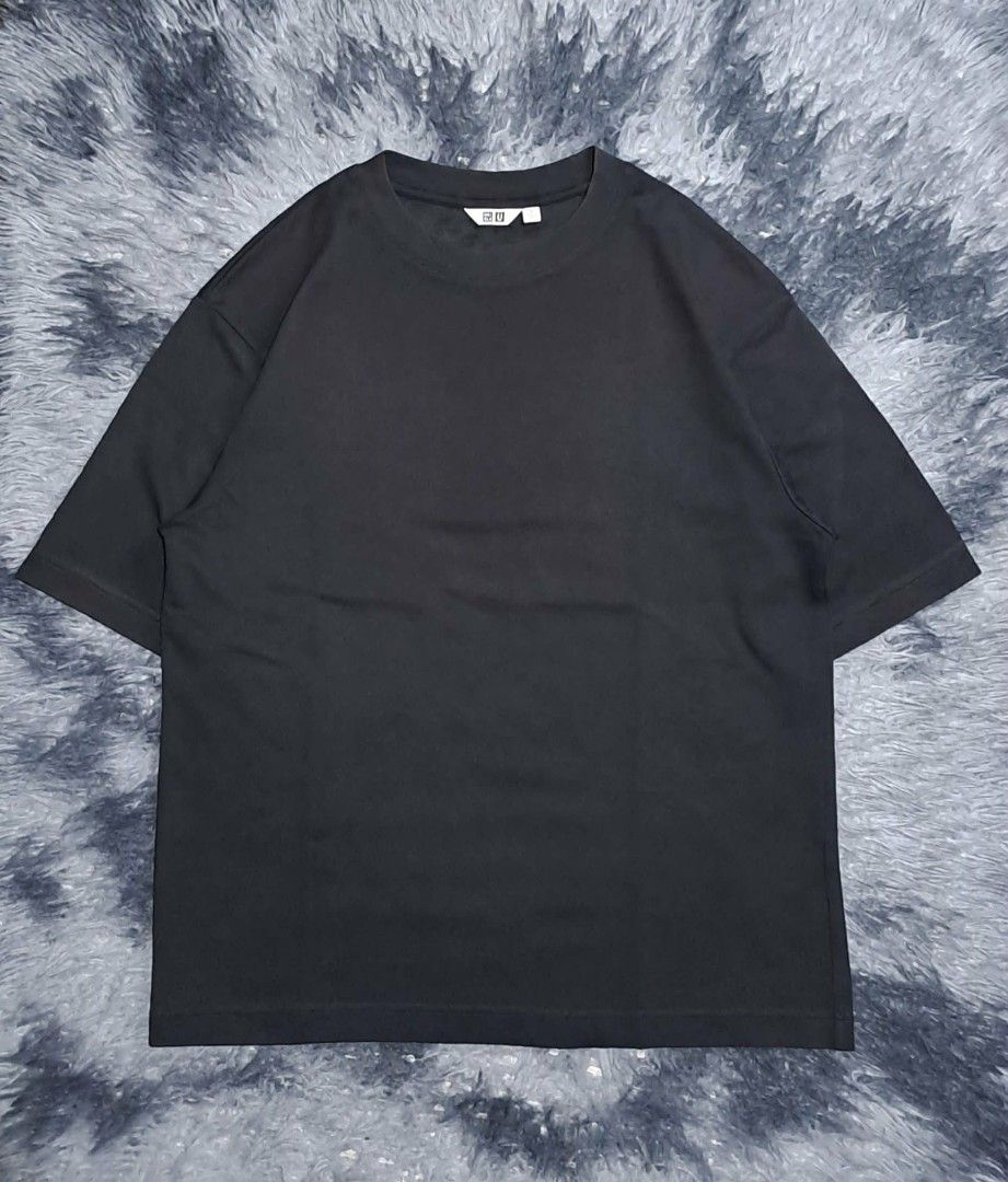 Uniqlo AIRIsm Dark Gray (Category: Tshirts & Polo Shirts ) located in Manila. Submitted by yaseen__73 (Listing ID 1462419205, Image 1). Description: Uniqlo AIRism Medium on Tag - Width 21½ - Length 27½ - Color Rate 9.5/10 - Minor Sign of Usage - In Excellent Condition - PRE OWNED Free Shipping Via J&T Express MOP : G C A S H B A N K T R A N S F E R Seller's Location : 📍Brgy. Pansol, Q.C.