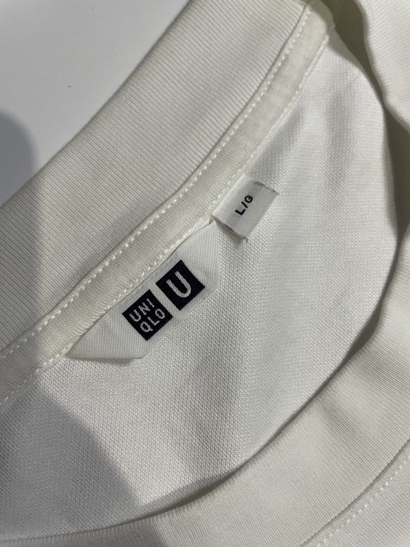 Uniqlo airism tee white (Category: Tshirts & Polo Shirts ) located in Bais. Submitted by christian.complexthrift08 (Listing ID 1462266723, Image 3). Description: Uniqlo Airism tee (Perfect for daily use) Color: white Size: Large in tag Width: 23.5 inches Length: 29 inches Condition: 9 / 10 Issue: stain needs wash Price: 250 + SF Via JNT express.