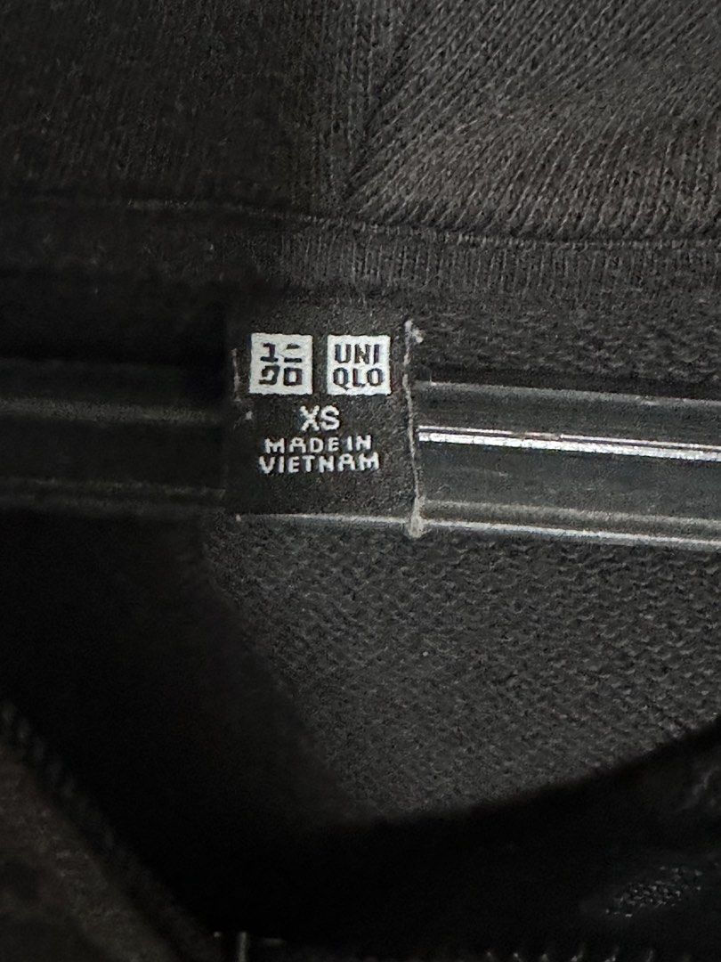 Uniqlo black jacket (Category: Coats, Jackets and Outerwear) located in Quezon City. Submitted by loontea (Listing ID 1462364069, Image 3). Description: Rfs: declutter Size: XS W: 18 L: 18.5 📍QC, commonwealth MOP: GCASH MOD: Lalamove, grab (you will do the booking, sf paid by buyers).