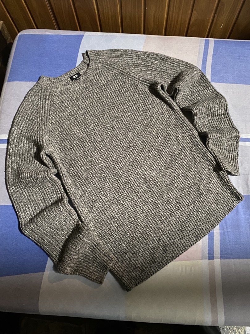 Uniqlo grey knitted sweater (Category: Formal Shirts) located in Manila. Submitted by rick0. (Listing ID 1462358652, Image 1). Description: Length 26 Width 20 no issues, in excellent condition 10/10 color rate ₱400+sf JNT/ LALAMOVE/ PICK UP MUNTINLUPA 📌 .