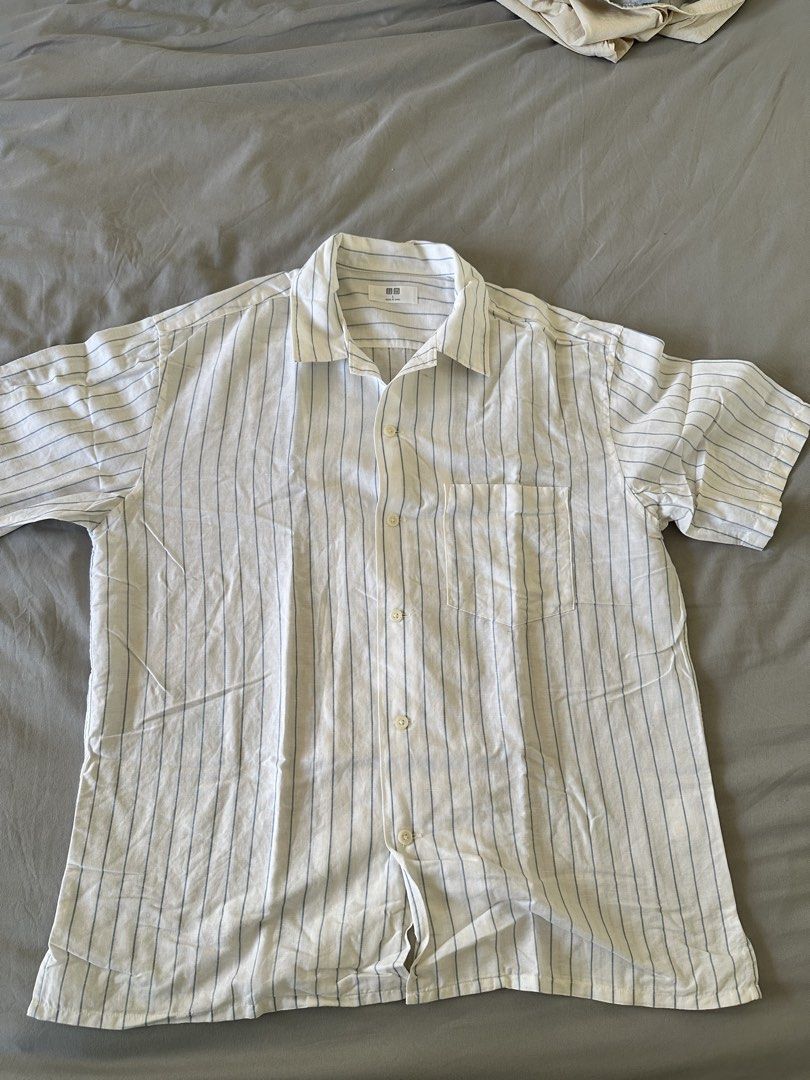 Uniqlo Polo (L) (Category: Tshirts & Polo Shirts ) located in Muntinlupa City. Submitted by alabang__thrift (Listing ID 1462302749, Image 1). Description: .
