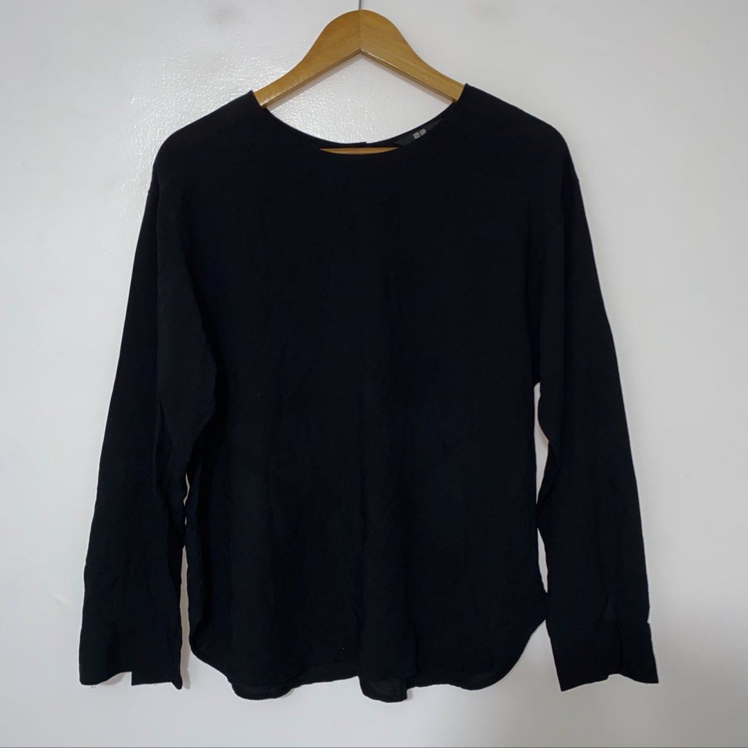 UNIQLO rayon long sleeve top (Category: Blouses) located in San Jose del Monte. Submitted by mamiracky (Listing ID 1462363398, Image 1). Description: .