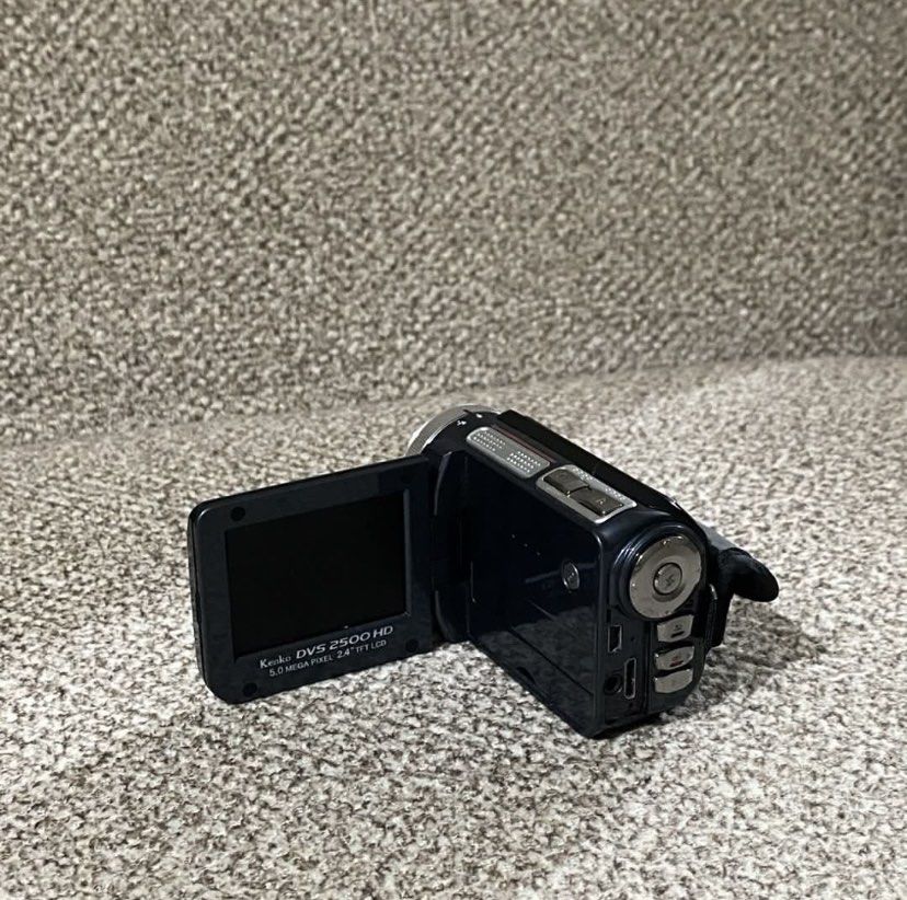 Untested Kenko DVS 2500 HD Camcorder (Category: Video Cameras) located in Caloocan City. Submitted by fw00red (Listing ID 1462311110, Image 2). Description: - View Zoom HD DVS 2500 Camcorder - 5.0 Mega Pixel resolution - 2.7 inch TFT LCD screen - Compact and user-friendly design - Perfect for capturing everyday moments and special occasions - Includes the camcorder itself - Feel free to ask any questions! -untested -hearing offers.
