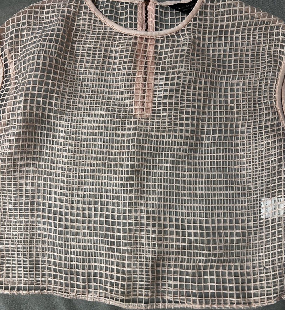 URBAN RENEWAL (Category: Blouses) located in Davao. Submitted by sart0ria85 (Listing ID 1462380025, Image 3). Description: Peach Flesh sheer top - Material: 100% Polyester Fiber MEDIUM. Size 6 EXCELLENT CONDITION (94/100).