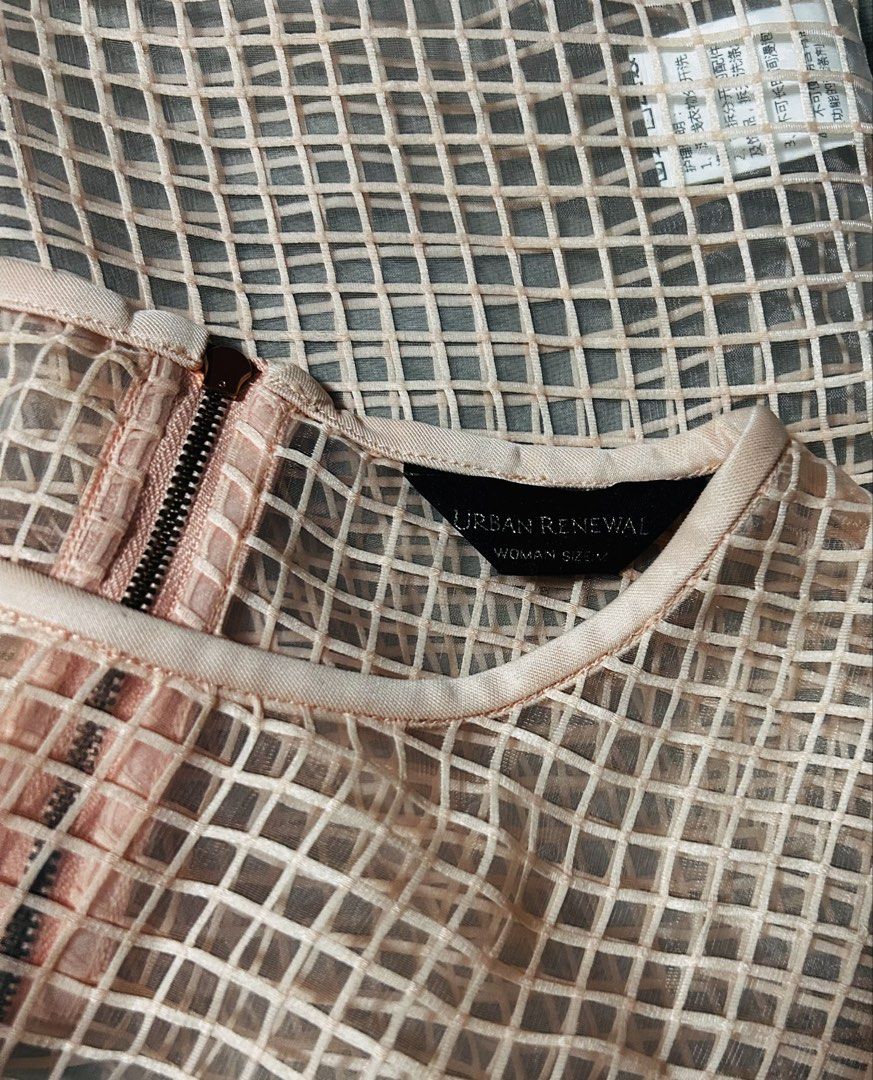 URBAN RENEWAL (Category: Blouses) located in Davao. Submitted by sart0ria85 (Listing ID 1462380025, Image 2). Description: Peach Flesh sheer top - Material: 100% Polyester Fiber MEDIUM. Size 6 EXCELLENT CONDITION (94/100).