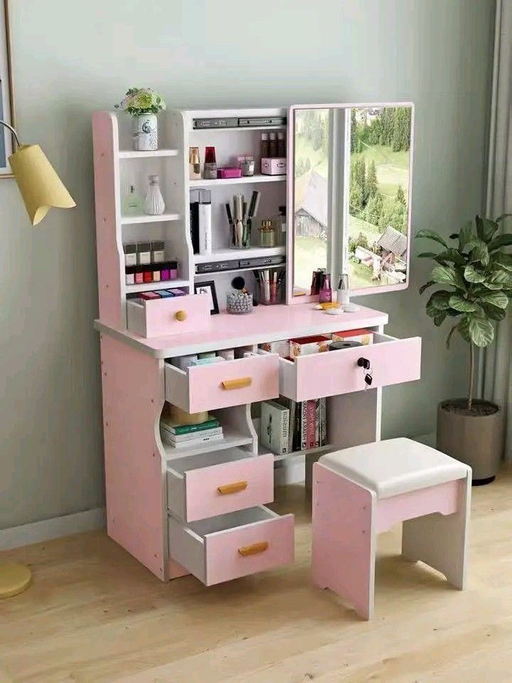 vanity dresser (Category: Makeup) located in Manila. Submitted by asstditems (Listing ID 1462307621, Image 2). Description: .