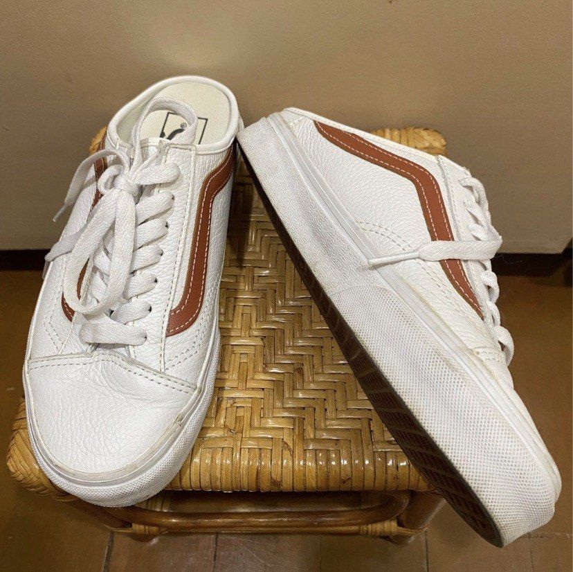 Vans Old Skool Mule White Red Leather Mules Sneakers (Category: Sneakers) located in Muntinlupa City. Submitted by hollieberrygirl (Listing ID 1462280340, Image 1). Description: Vans Leather Mules True White/Bomb Style 36 Size 7 Store bought w/ box ₱3,950 SF c/o buyer *seller is not responsible for anything that happens to the item after purchase.