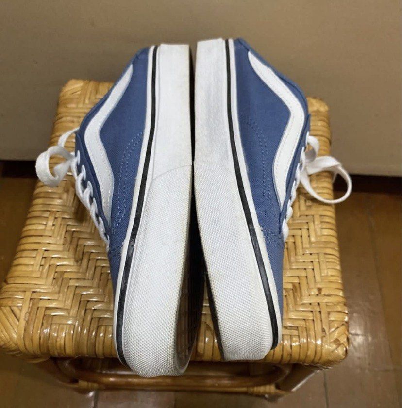 Vans Old Skool Platform Mules Blue White Sneakers (Category: Sneakers) located in Muntinlupa City. Submitted by hollieberrygirl (Listing ID 1462280109, Image 3). Description: Vans Canvass Mules Moonlight Blue Style 36 Size 7 Store bought w/ box ₱3,950 SF c/o buyer *seller is not responsible for anything that happens to the item after purchase.
