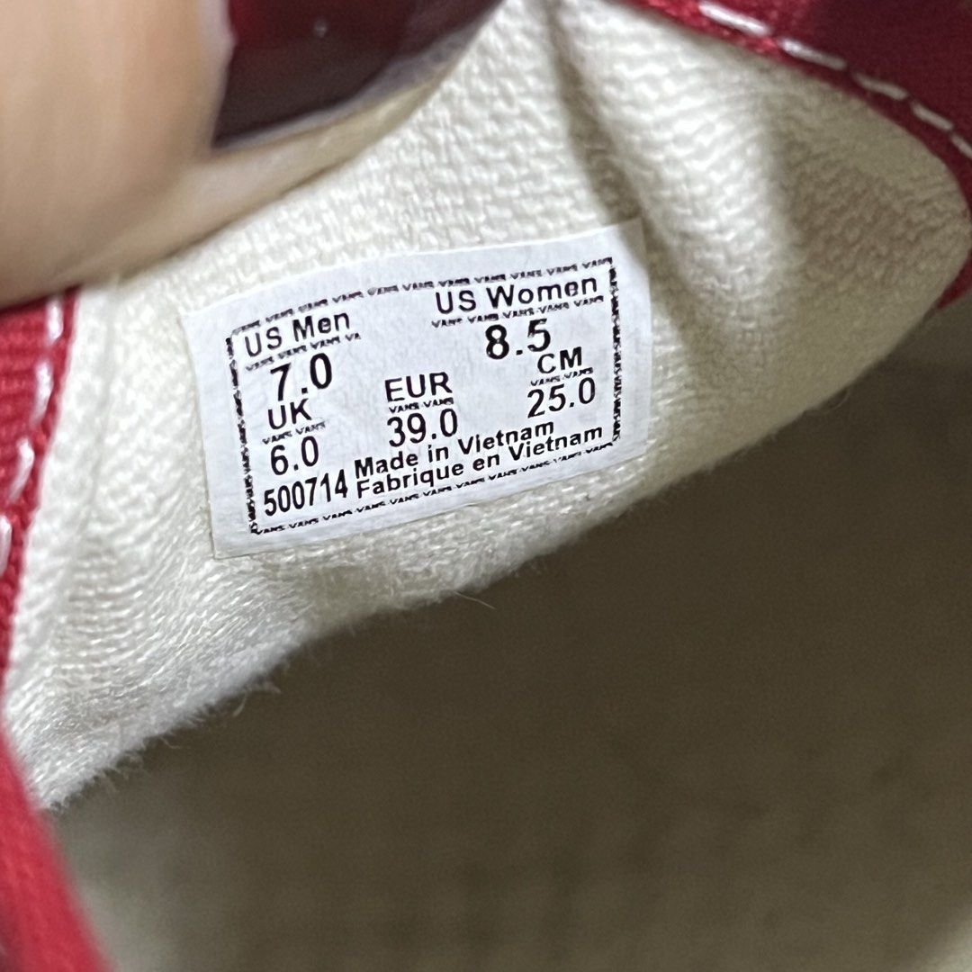 Vans Sneakers 39 (Category: Sneakers) located in Cagayan de Oro. Submitted by leehanfinds (Listing ID 1462322162, Image 3). Description: .