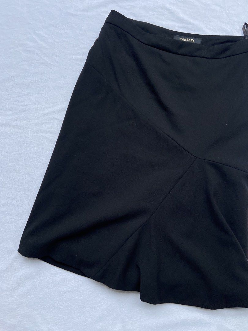 Versace (Category: Luxury Apparel) located in General Santos City (Dadiangas). Submitted by kala_chuchi (Listing ID 1462371090, Image 3). Description: Size. Xs to Small 26 waistline 20.5 length No flaws Excellent like new condition .
