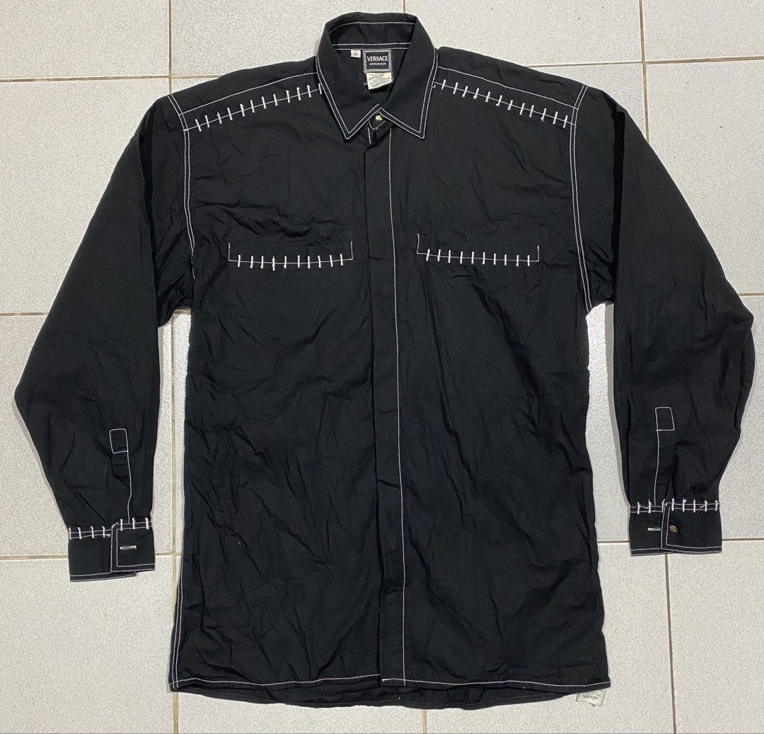 Versace ButtonDown Longsleeve (Category: Formal Shirts) located in Mandaue City. Submitted by MJ_80 (Listing ID 1462335343, Image 1). Description: Versace Buttondown Longsleeve Small Dimes: 21X32 See photos for measurements Color rate & Condition: 9.9/10 Price: 1,350 .