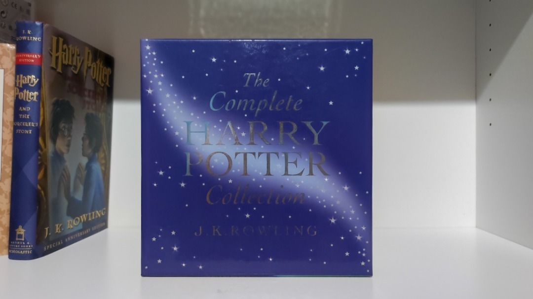 VERY RARE The Complete Harry Potter Collection Box Set 2008 (Category: Storybooks) located in Agoo. Submitted by sweetluminescence (Listing ID 1462373524, Image 1). Description: Box still in good condition with foxing DM ME FOR OFFERS.