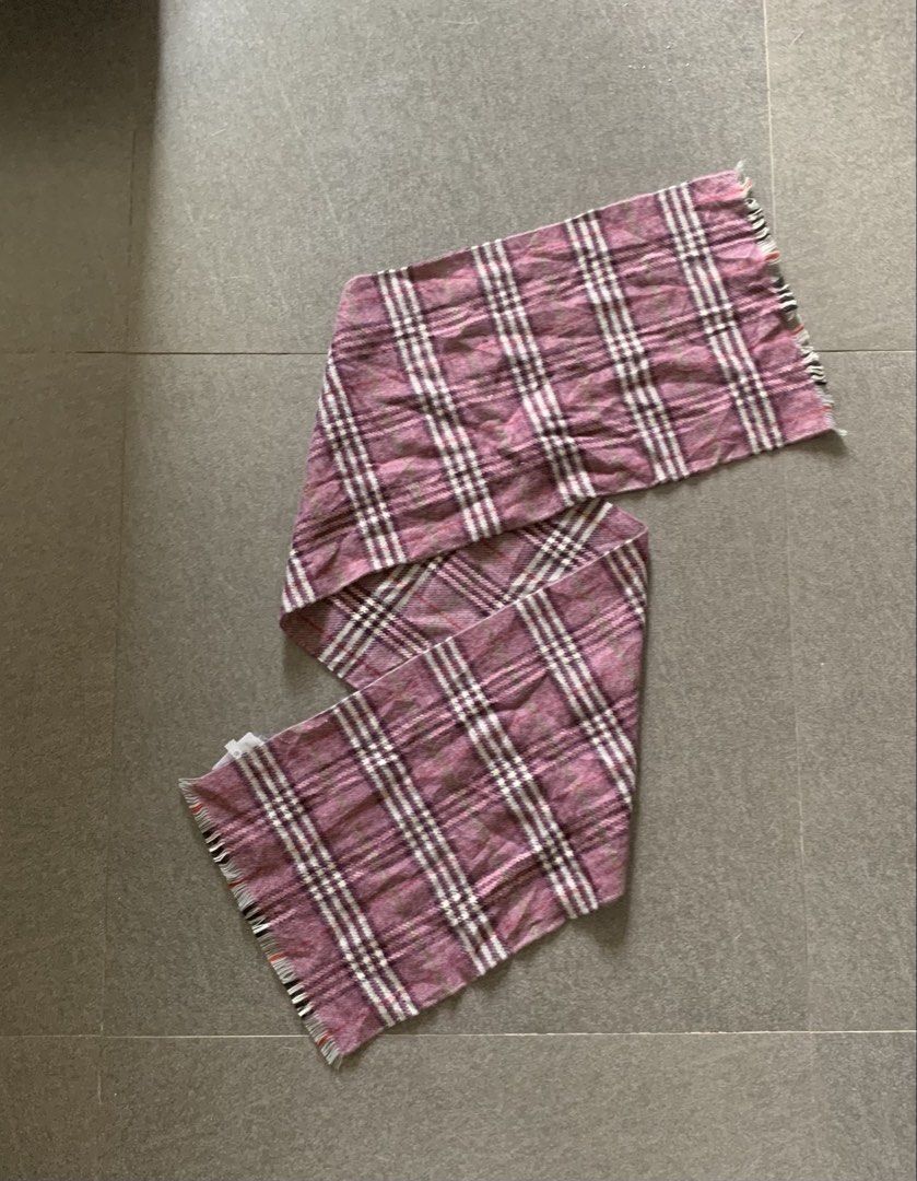 Vintage 70s Macy’s scarf (Category: Scarves) located in Quezon City. Submitted by curatedtaste (Listing ID 1462265793, Image 1). Description: Vintage 70s Made in France Macy’s California Rectangular scarf. Tartan Length:50 inches Width: 11 Very good condition.