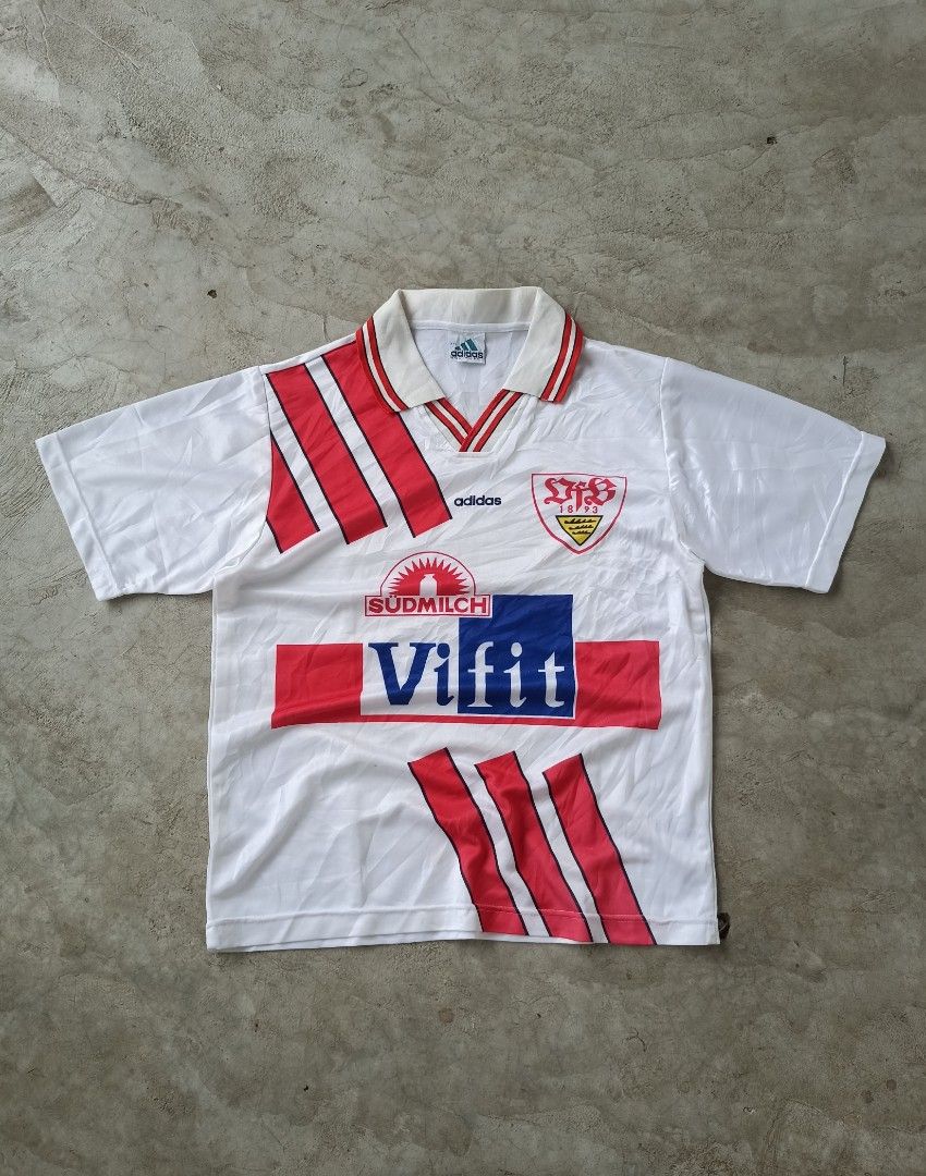 Vintage adidas jersey🔥 (Category: Tshirts & Polo Shirts ) located in Manila. Submitted by lootsnigaw66 (Listing ID 1462277838, Image 1). Description: Hearing Offer🔥 offer lang sa may trip🫶.