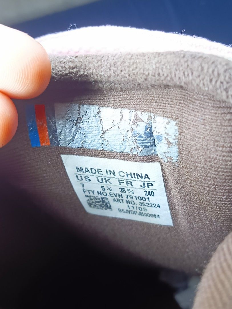 VINTAGE ADIDAS SKATE SHOES COMPTON ST (Category: Casual Shoes) located in Mati. Submitted by randomfindph.22 (Listing ID 1462299875, Image 3). Description: VINTAGE SKATE SHOES COMPTON ST ISSUES ON LAST PIC THIS IS A TRIFTED PAIR.