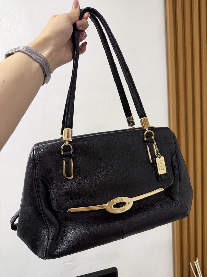 Vintage coach madison two way (Category: Shoulder Bags) located in Cavite. Submitted by aljennaaaa (Listing ID 1462428303, Image 1). Description: With issues in edges pls see photo.