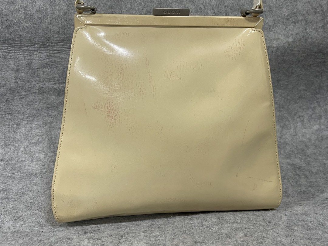 vintage gucci (Category: Luxury Bags & Wallets) located in Calamba. Submitted by thriftingoverload (Listing ID 1462364895, Image 3). Description: plus shipping fee may pilas na sa bandang ibaba.