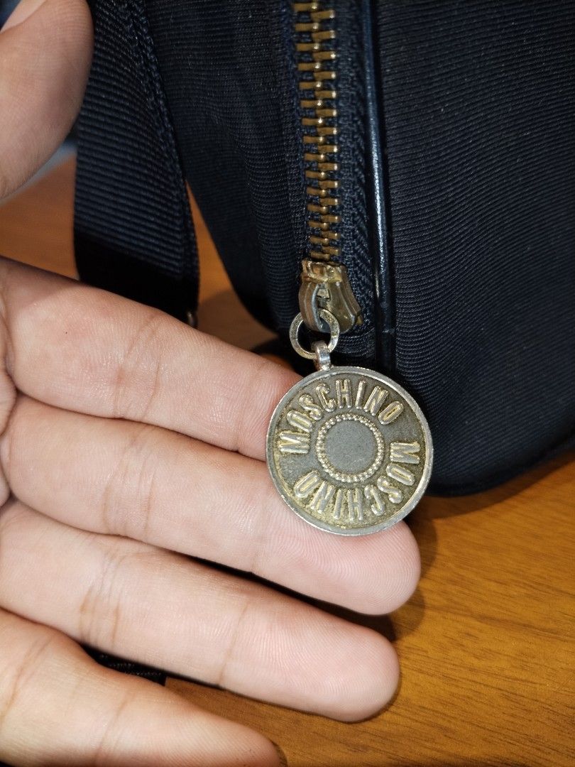 Vintage Moschino Canvas Sling (Category: Luxury Bags & Wallets) located in Taytay. Submitted by the_vtg_pop-up (Listing ID 1462346648, Image 3). Description: authentic.