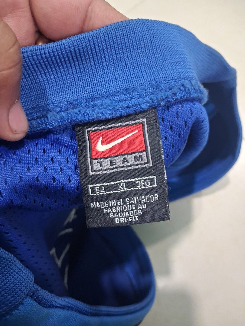 Vintage Nike jersey (Category: Announcements) located in Manila. Submitted by carlitoboh66625 (Listing ID 1462292160, Image 3). Description: vintage Nike jersey all details declare width 25 length 34 price 800.