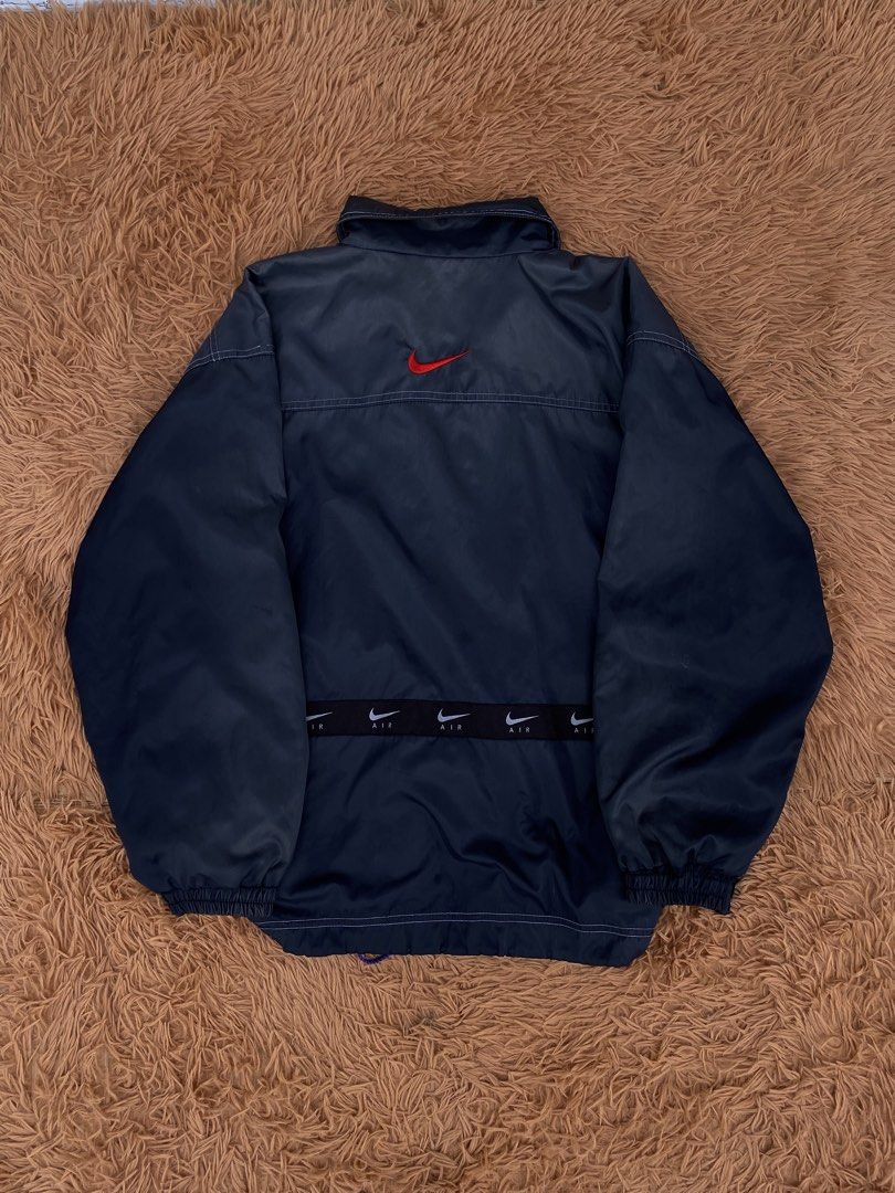 Vintage nike windbreaker (Category: Coats, Jackets and Outerwear) located in Manila. Submitted by raversantos (Listing ID 1462409287, Image 2). Description: W-23 L-28 Color rate 9/10 Excellent condition 1pinhole.