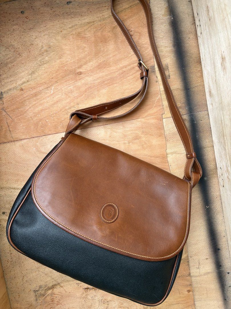 Vintage Trussardi (Category: Shoulder Bags) located in San Jose. Submitted by kaia_collection (Listing ID 1462274331, Image 1). Description: .