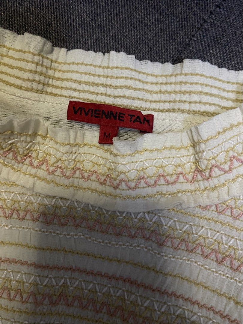 Vivienne tam longsleeve (Category: Activewear) located in Caloocan City. Submitted by luxurymurayta888 (Listing ID 1462423291, Image 2). Description: size Medium no issue.