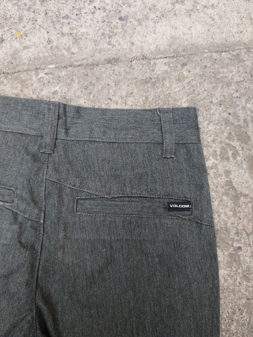 Volcom Vmonty Pants (Category: Chinos) located in Maasin. Submitted by bonitofer (Listing ID 1462264559, Image 3). Description: Volcom Vmonty pants Size waist 25-27 length 36 likenew condition 10/10 color rate.