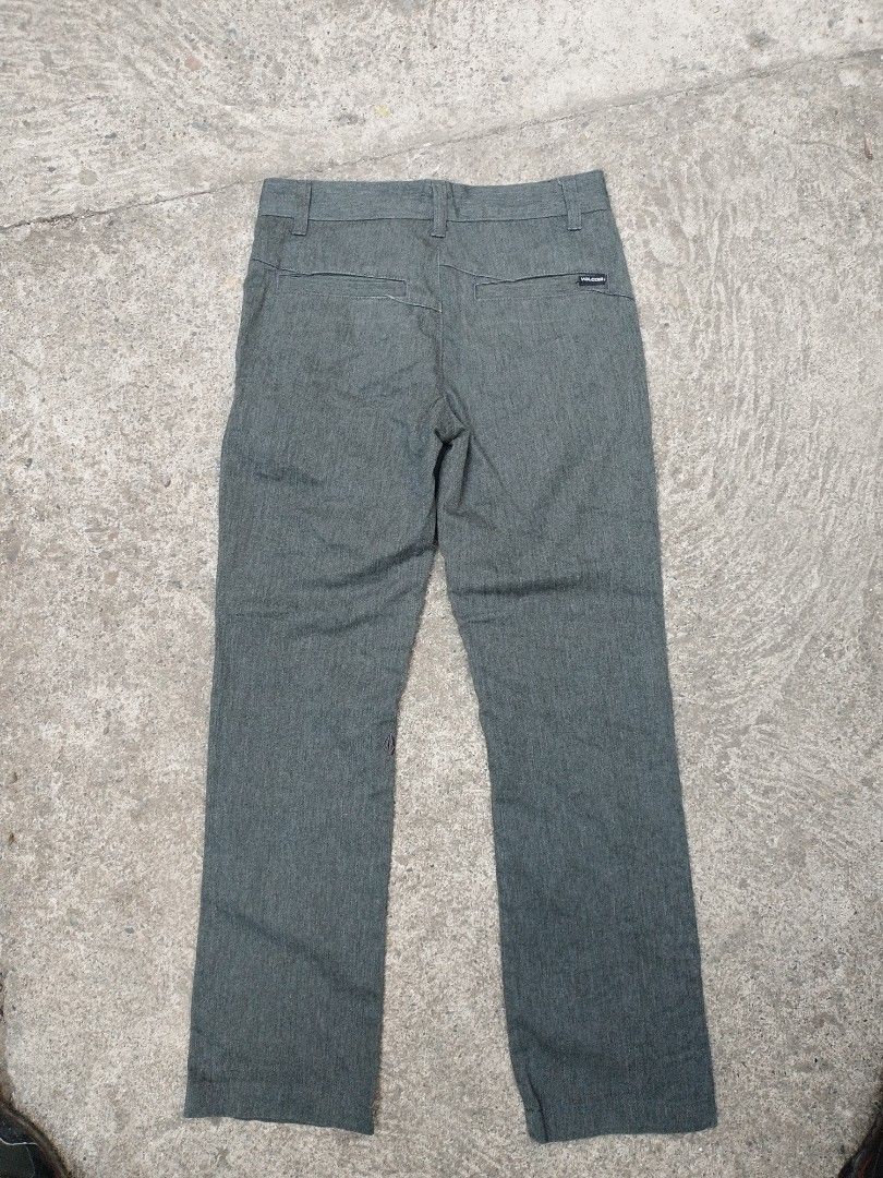 Volcom Vmonty Pants (Category: Chinos) located in Maasin. Submitted by bonitofer (Listing ID 1462264559, Image 1). Description: Volcom Vmonty pants Size waist 25-27 length 36 likenew condition 10/10 color rate.