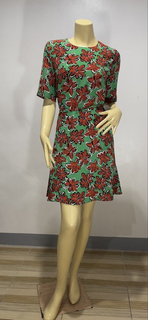 Warehouse floral dress (Category: Dresses) located in Antipolo. Submitted by sarisarionlinestore (Listing ID 1462288770, Image 1). Description: .