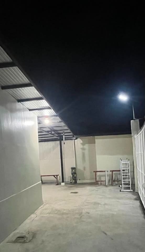 warehouse for rent in paranaque (Category: Commercial) located in Las Pinas. Submitted by mitchvinluan (Listing ID 1462334799, Image 2). Description: For Leasing / Rent (full or partial spaces) Monthly @ P150k Neg (If partial to discuss rate) Details Description: ( Factory / Ware House) Romia Industrial, In between Uni Health Paranaque and Mc Donalds, Dr. A Santos Avenue (Sucat Highway), Bgy. San Isidro, District I, Paranaque City Land Area - 361