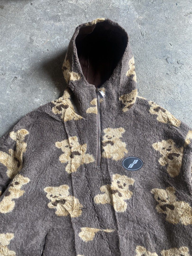 WE11DONE Teddy Bear sherpa (Category: Coats, Jackets and Outerwear) located in Davao. Submitted by jirielzac08036 (Listing ID 1462370648, Image 2). Description: width 26 length 28 no issue excellent.