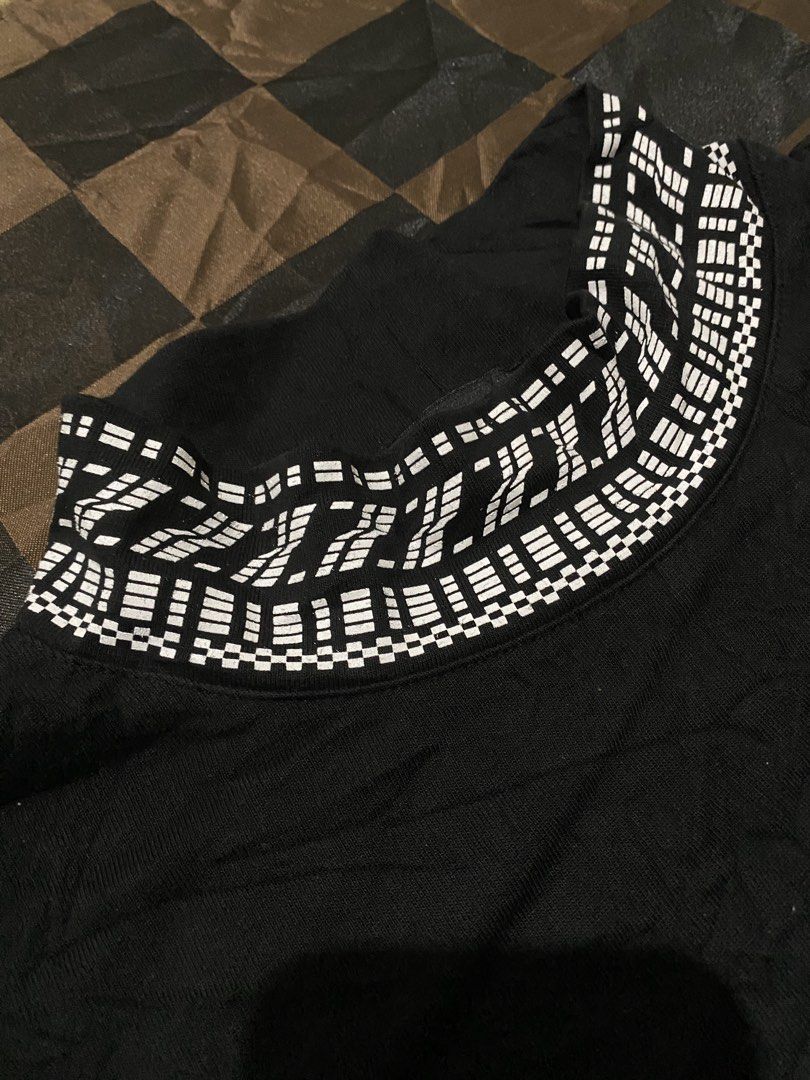 Welldone (Category: Activewear) located in Tabaco. Submitted by centthrif55361 (Listing ID 1462280494, Image 3). Description: Welldone Xs on tag W:20 L:28 New condition Color rate 9.6/10 No issue .