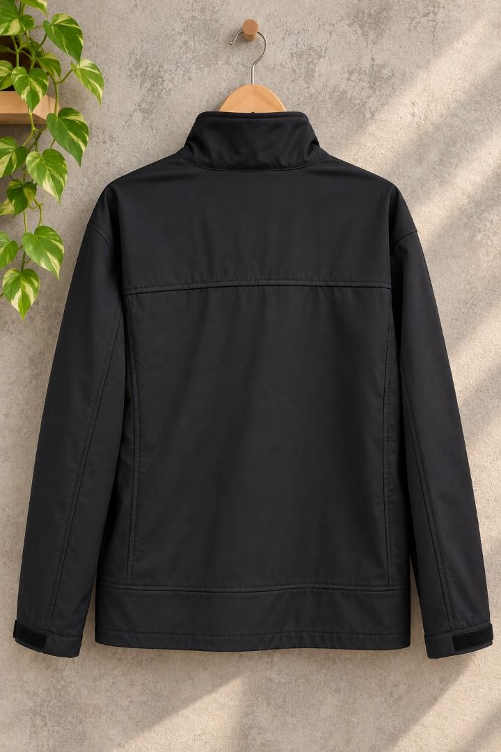 Wendy's Barco Uniforms Softshell Jacket (Category: Coats, Jackets and Outerwear) located in Caloocan City. Submitted by zealgem.7c9bb5 (Listing ID 1462301490, Image 2). Description: Wendy's Jacket . Small in tag(but check measurement) Length 29, Width 20 . Condition:9.8 Good as New . Black,Makapal, goods ang zipper. No issue. . Rare . Selling Price:P999 + SF . Location: Lipa City . 📍 If Meetup: Big Ben Lipa . 📦 Shipping: J&T / Lalamove (Buyer h