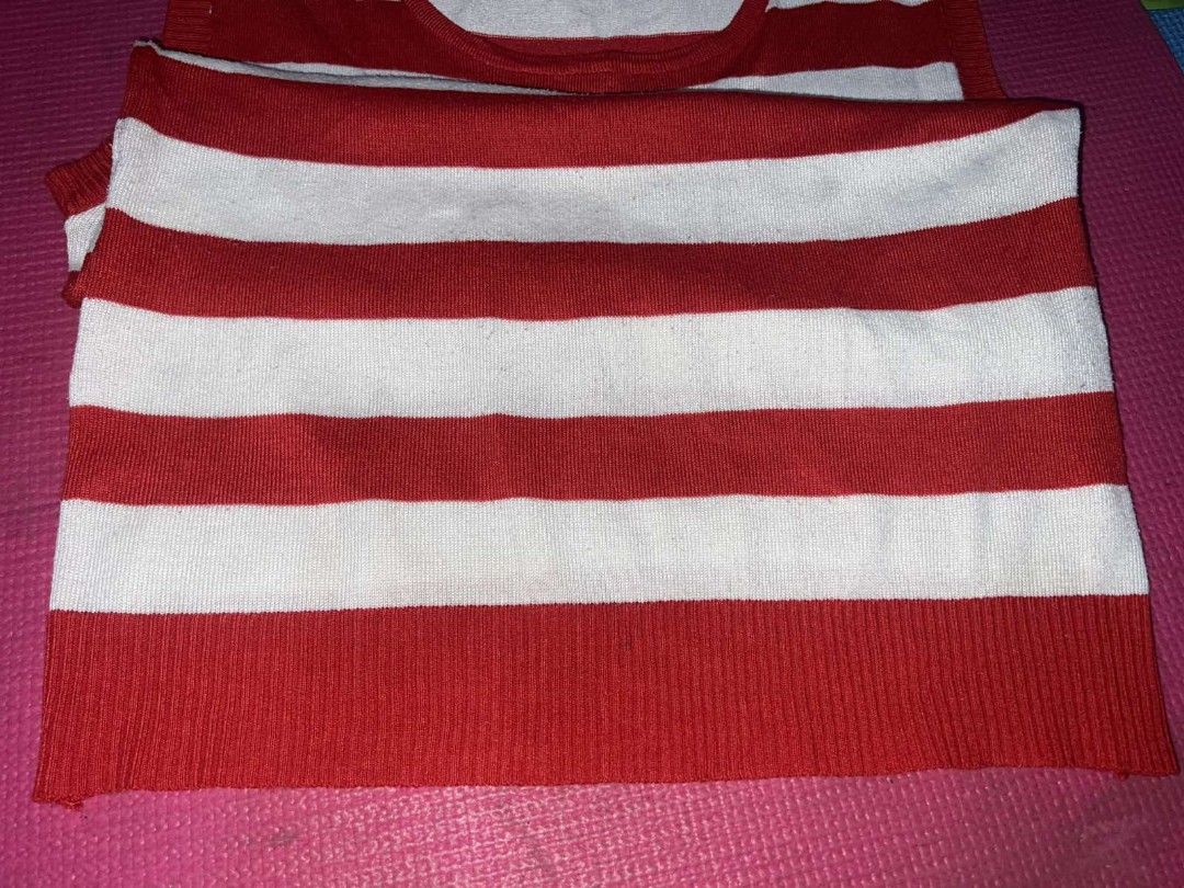 White and red stripe sleeveless (Category: Sleeveless) located in Rizal. Submitted by youngpenguin.ae303d (Listing ID 1462378722, Image 3). Description: .