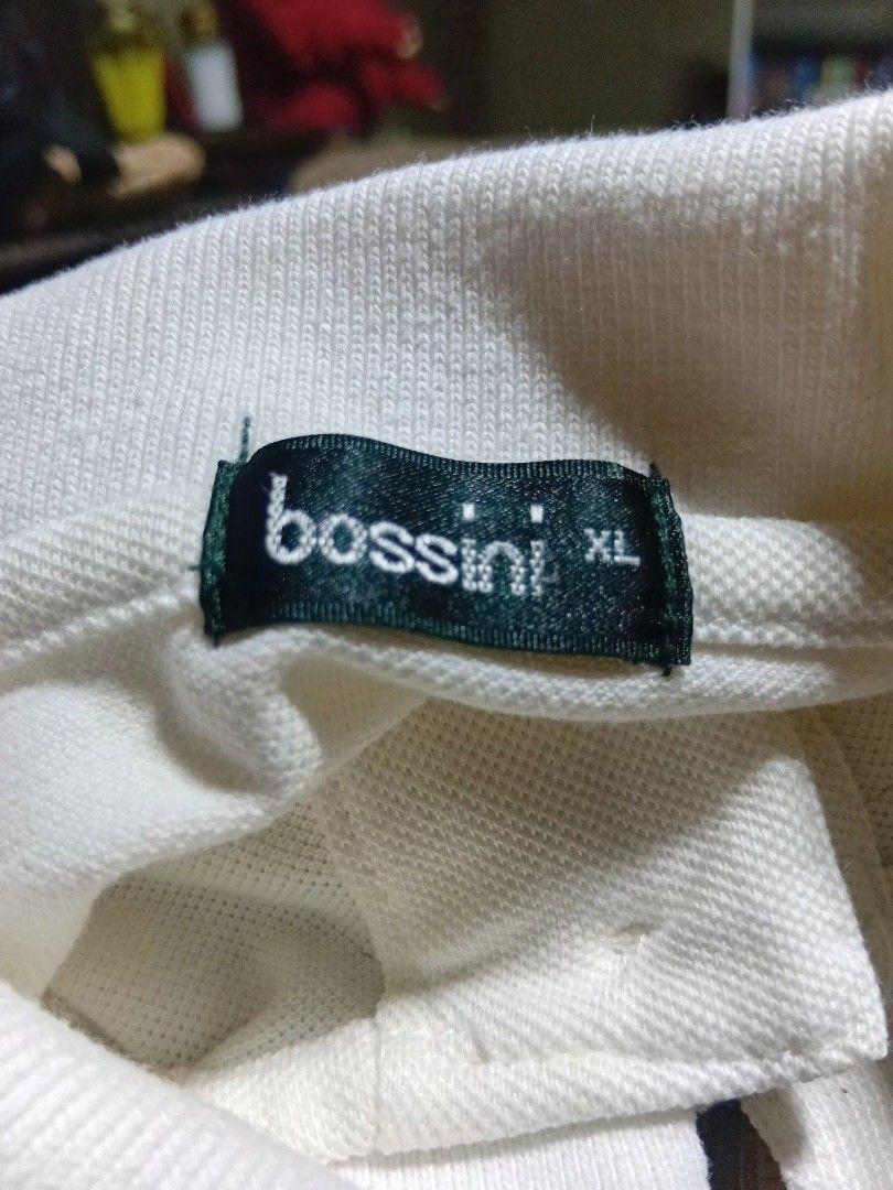 white polo shirt /XL (Category: Tshirts & Polo Shirts ) located in San Nicolas. Submitted by mar0316 (Listing ID 1462377081, Image 2). Description: mop---gcash/maya/bank transfer payment first before shipping 3 items & above ---free shipping shipping day--- thursday.