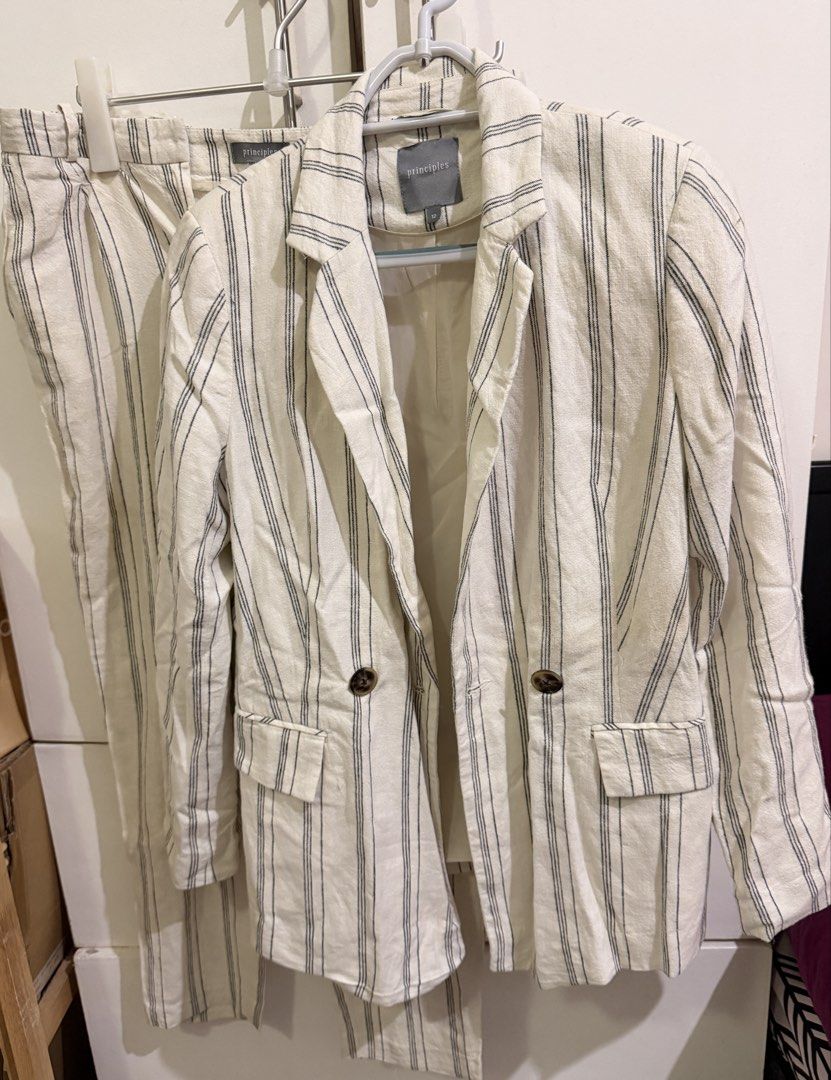 White Suit by Principles (Category: Sets or Coordinates) located in Mandaluyong City. Submitted by mawees_closet (Listing ID 1462324332, Image 3). Description: Slightly used black and white suit for ladies.