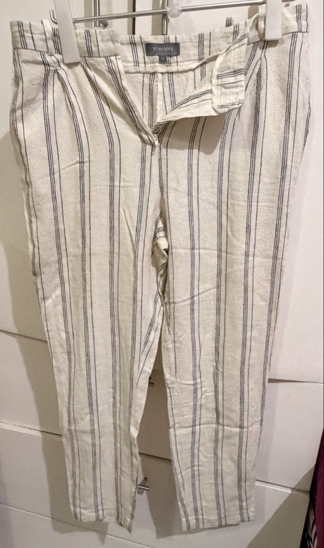 White Suit by Principles (Category: Sets or Coordinates) located in Mandaluyong City. Submitted by mawees_closet (Listing ID 1462324332, Image 1). Description: Slightly used black and white suit for ladies.