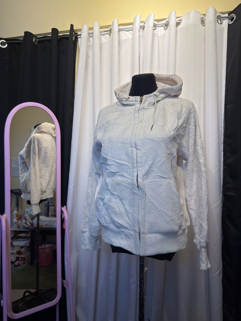 White Terry Cloth Zip-Up Hoodie (Category: Coats, Jackets and Outerwear) located in Pulilan. Submitted by _sevegn (Listing ID 1462304855, Image 1). Description: - Cozy white terry cloth hoodie - Full zip-up front with convenient pockets - Ribbed cuffs and hem for a snug fit - Soft and comfortable material, ideal for layering or everyday casual wear.