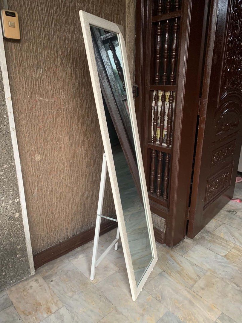 White Whole full body mirror rectangular (Category: Other Home Furniture) located in Marikina City. Submitted by lovegoeson (Listing ID 1462326215, Image 3). Description: .