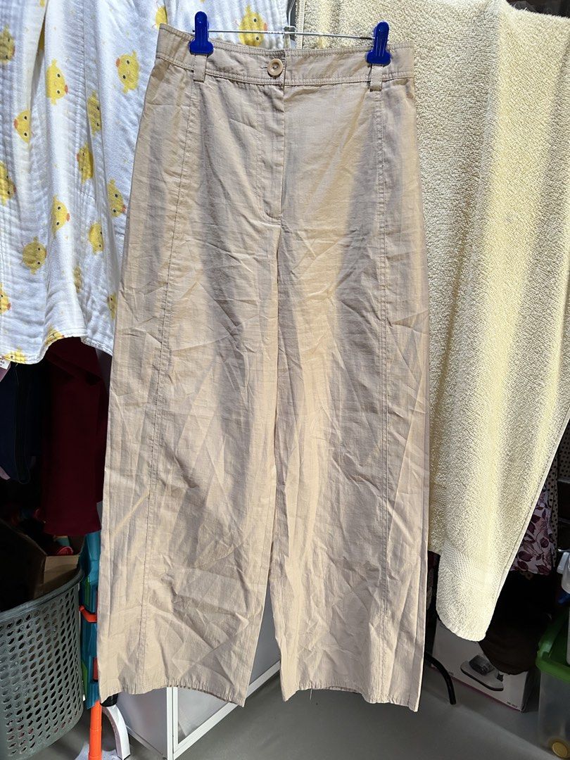 Wide leg (Category: Other Bottoms) located in Morong. Submitted by swiftcat-7bd456 (Listing ID 1462386122, Image 2). Description: Once used like new.