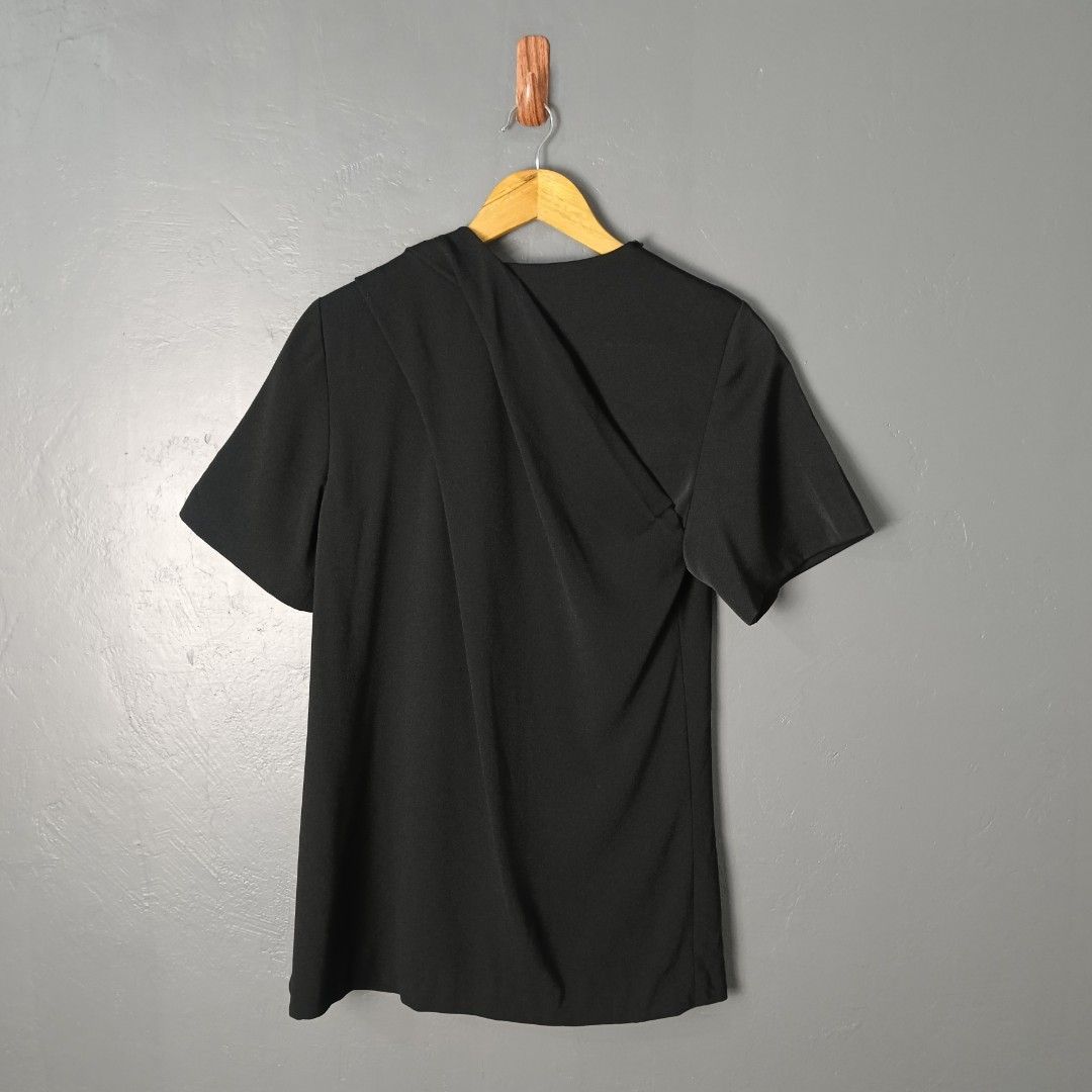Women's - Alexander Wang (Category: Blouses) located in Bacolod City. Submitted by drop.ph (Listing ID 1462368270, Image 3). Description: Alexander Wang - Pleated Drape Top *Size M - 17x27.5 *Excellent *No Flaws *Price: 1,400php *Add SF if outside Bacolod City .