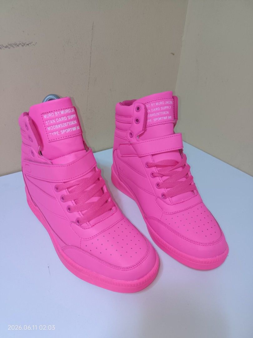 Women's shoes (Category: Boots) located in Baguio. Submitted by mariemaeb53657 (Listing ID 1462366780, Image 1). Description: .