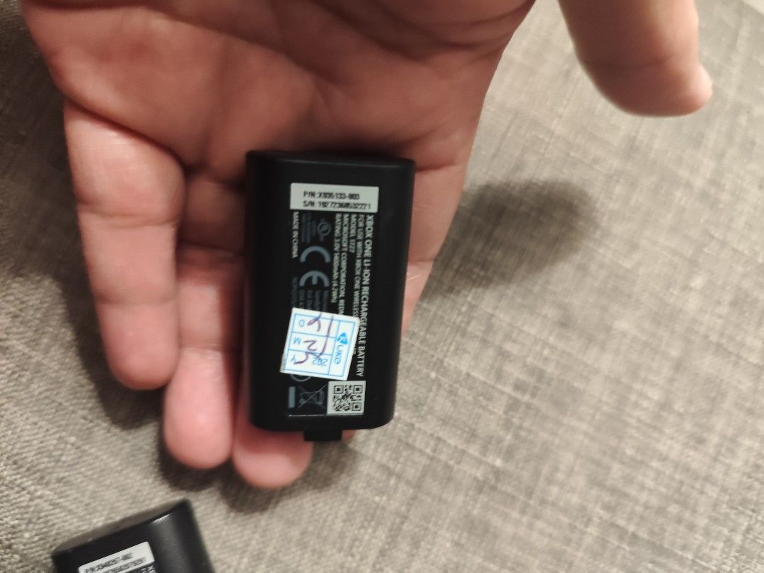 Xbox rechargeable batteries original (Category: Xbox) located in Manila. Submitted by jettgutier06007 (Listing ID 1462437915, Image 3). Description: for sale only... Xbox rechargeable batteries original.. working 100% / no issue 950 pesos for both fix only pm or text 09766227020 thanks Godbless 🙏❤️.