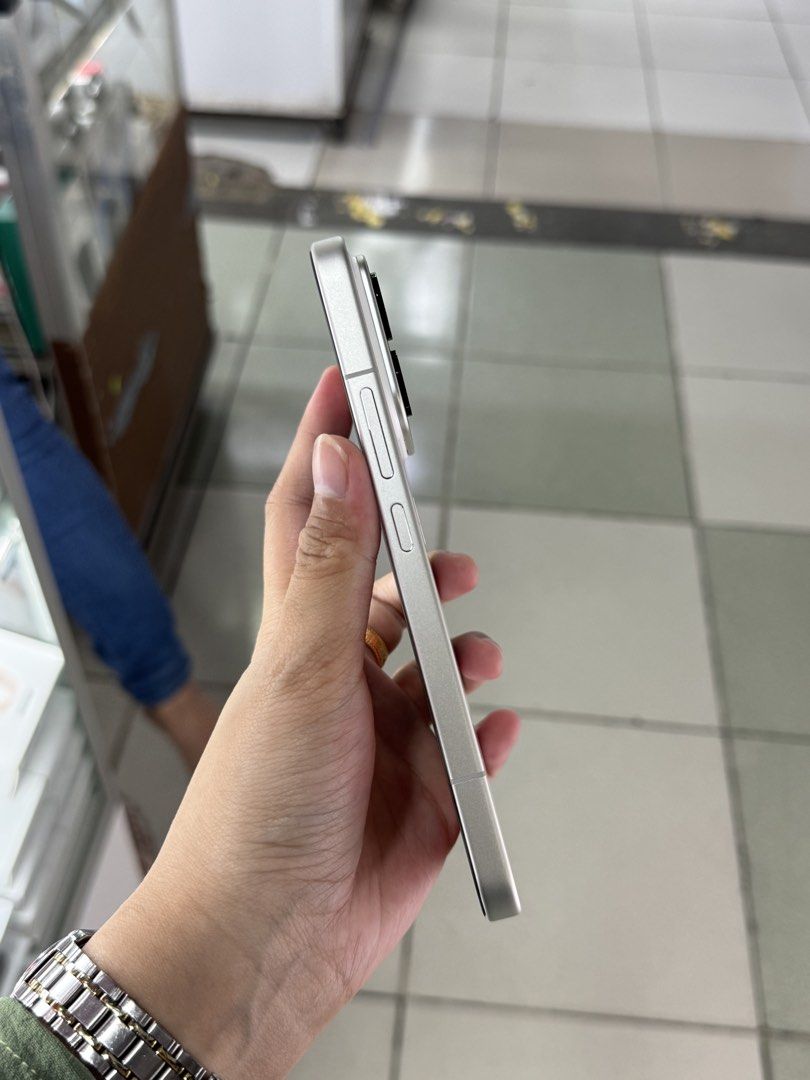 XIAOMI 17 PROMAX 16/512GB OPENLINE NO ISSUE COMPLETE WITH SAME SERIAL BOX (Category: Xiaomi) located in San Juan City. Submitted by ainahgadgetsshop (Listing ID 1462292905, Image 2). Description: XIAOMI 17 PROMAX 16/512GB OPENLINE SEPTEMBER 2026 STALL #: XB-07 FOR SALE | TRADE / SWAP PASS SA MGA SCAMMERS / THIRD PARTY (RFS: Buy and Sell) ⬇️DETAILS⬇️ •16/512 GB (Other storage is also available) •White (Other color is also available but price may v