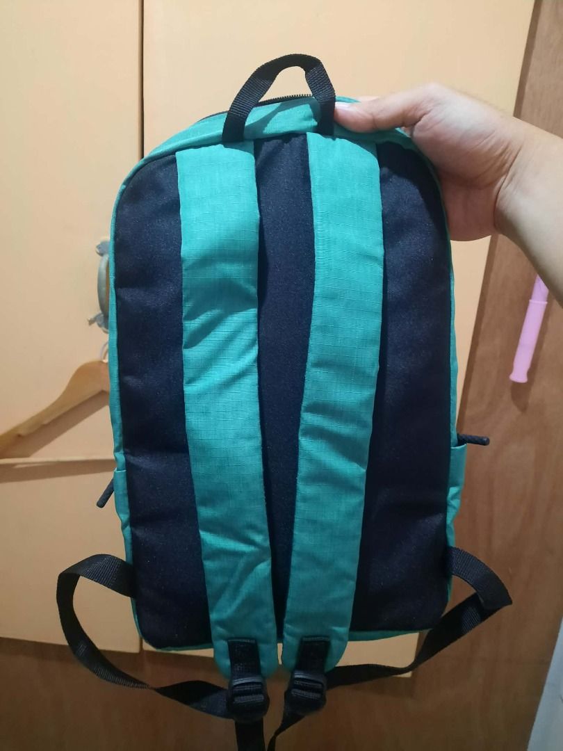 XIAOMI 'DAYPACK' MINI BACKPACK (Category: Backpacks) located in Manila. Submitted by ako.si.lemmor (Listing ID 1462304058, Image 2). Description: This is authentic and personal use. Capacity: 10L Color: Teal Condition: 9.5/10 Gift lang sakin, see pictures for reference kung gaano sya kalaki..